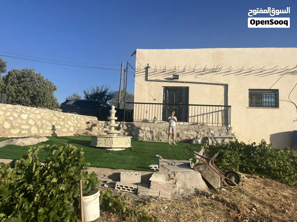 منزل مستقل باجمل مواقع عجلون مفروش للايجار