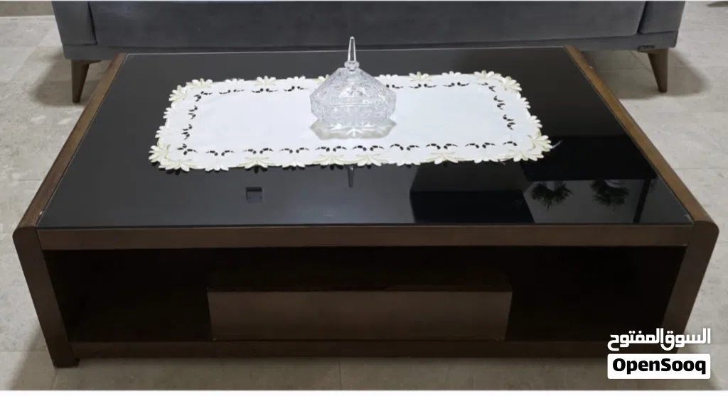 طاولة خشب السعر 20 ريال