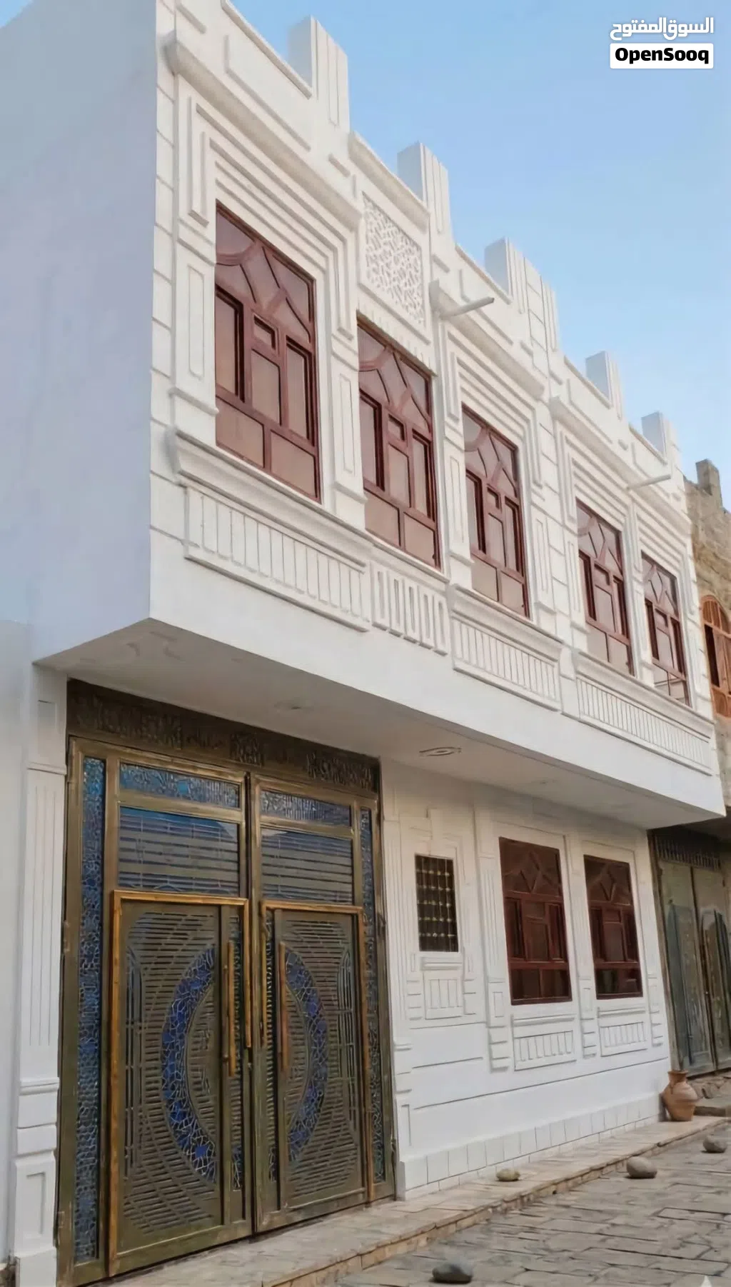 عمارة سكنية للبيع في وسط صنعاء بسعر مناسب