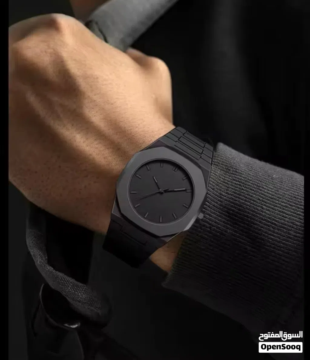 هذه الساعة هي ساعة D1 Milano Polycarbon "Shadow" (رقم الموديل: PCBJ10). Ethos Watches تتميز السا