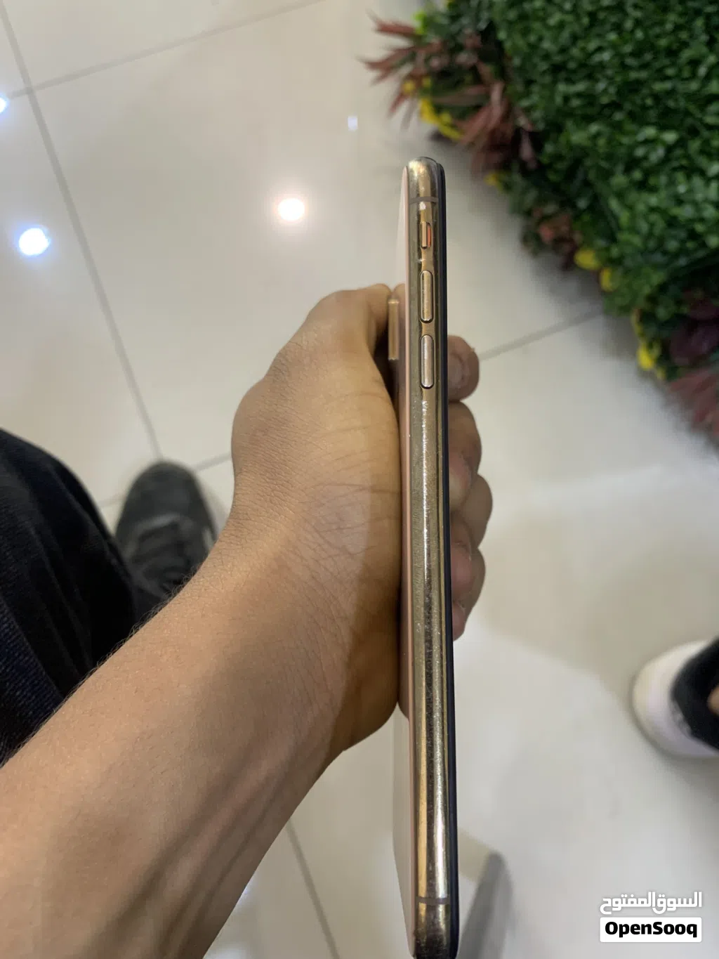 السلام عليك ايفونxsMAX تلفون بحاله جيده مغير شاشه GX تلفون يبي خاريطه هدا عيبه رقم الهاتف