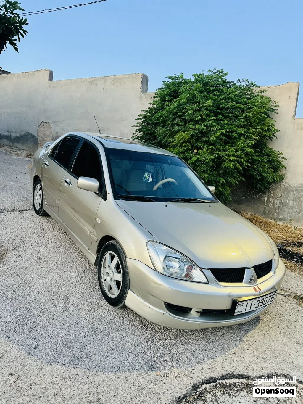 ميتسوبيشي لانسر GLX