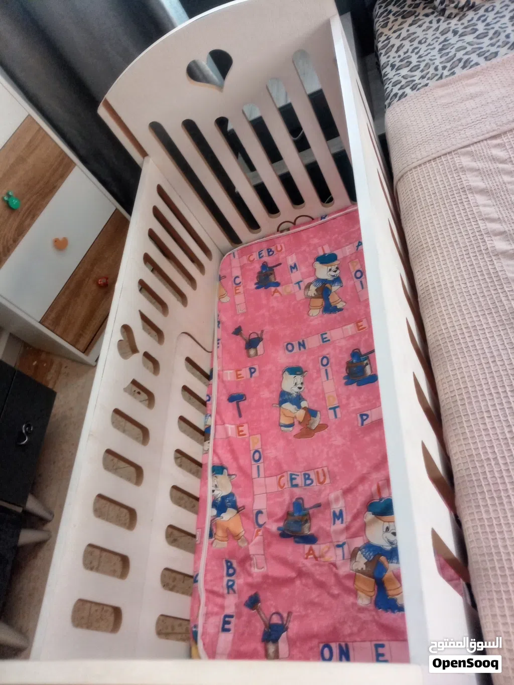 سرير بيبي للبيع