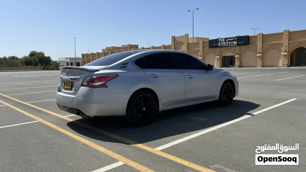 نيسان التيما SV
