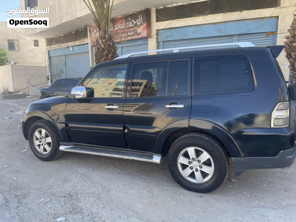 ميتسوبيشي باجيرو GLS