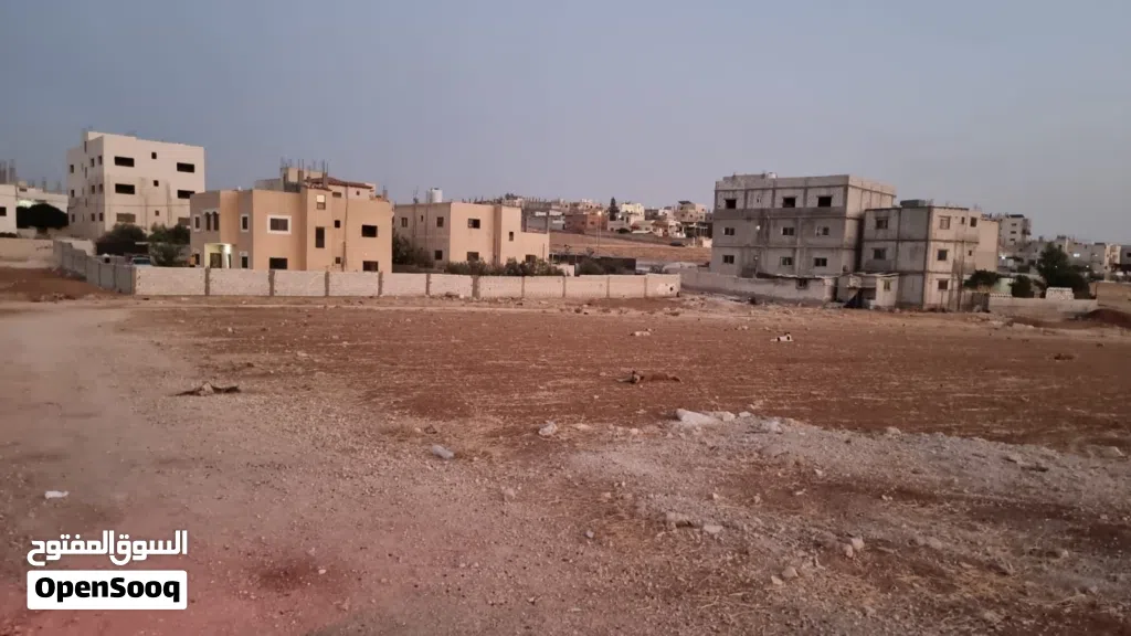ارض سكن ب للبيع في سحاب السرسكيه سلبود موقع مميز للبيع المستعجل مساحة 750 متر