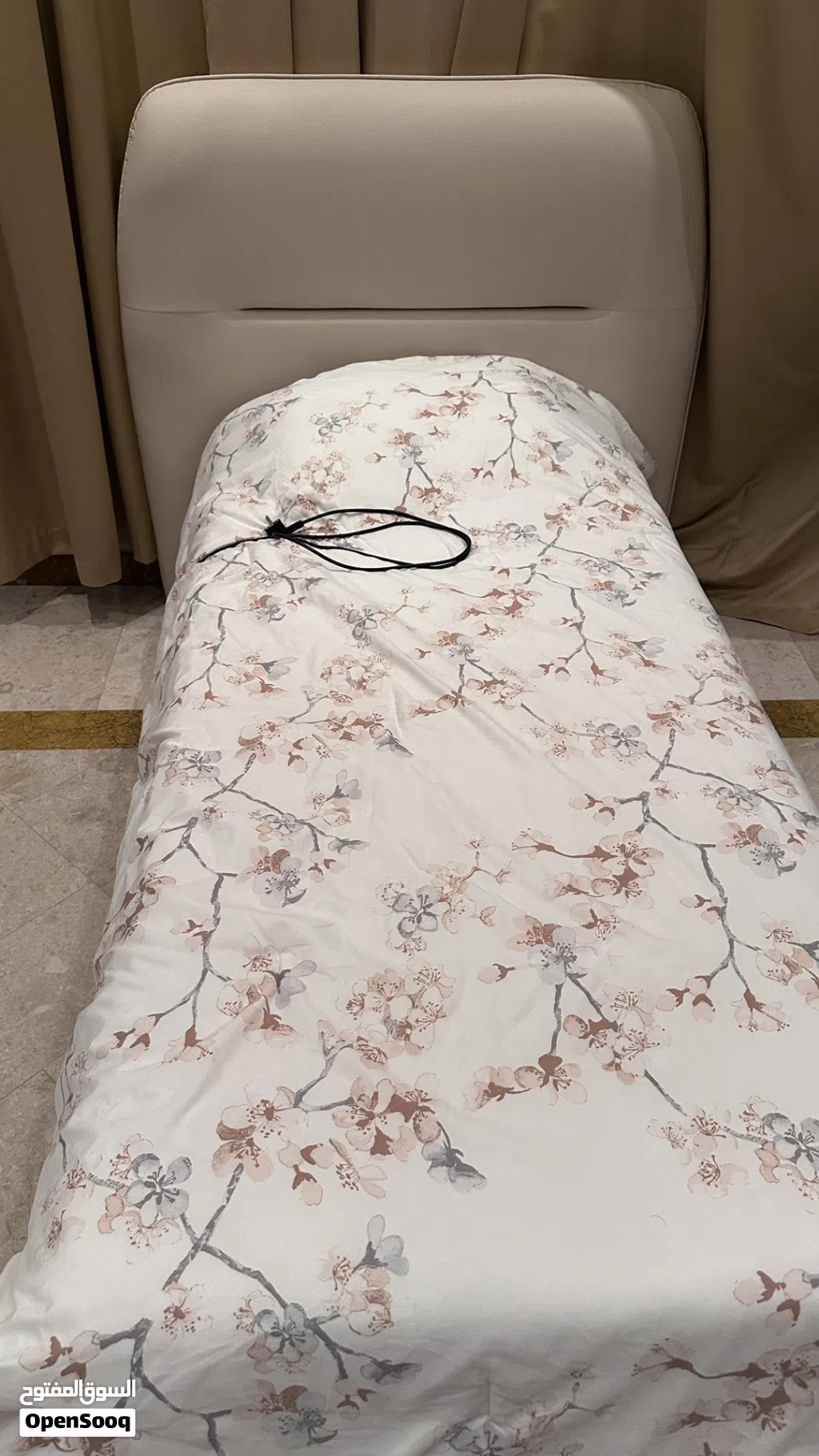 Massage bed with remote ( super urgent)
