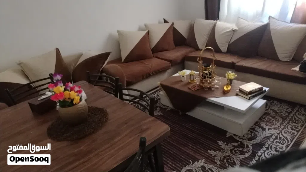 طقم كنب وطاولة سفرة ست كراسي