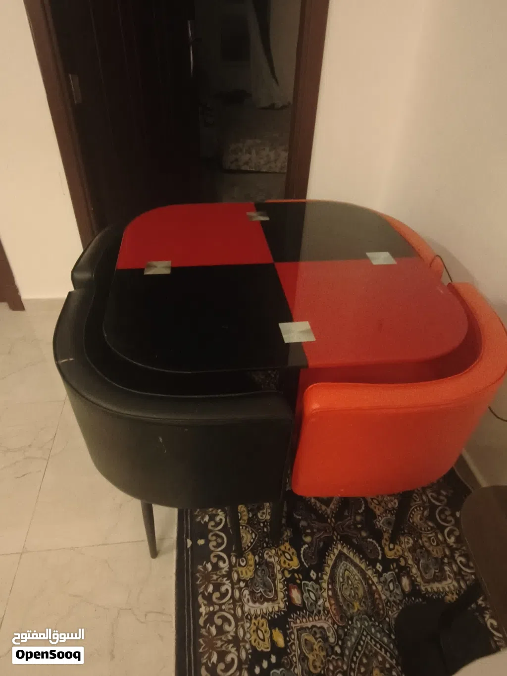 طاولة طعام
