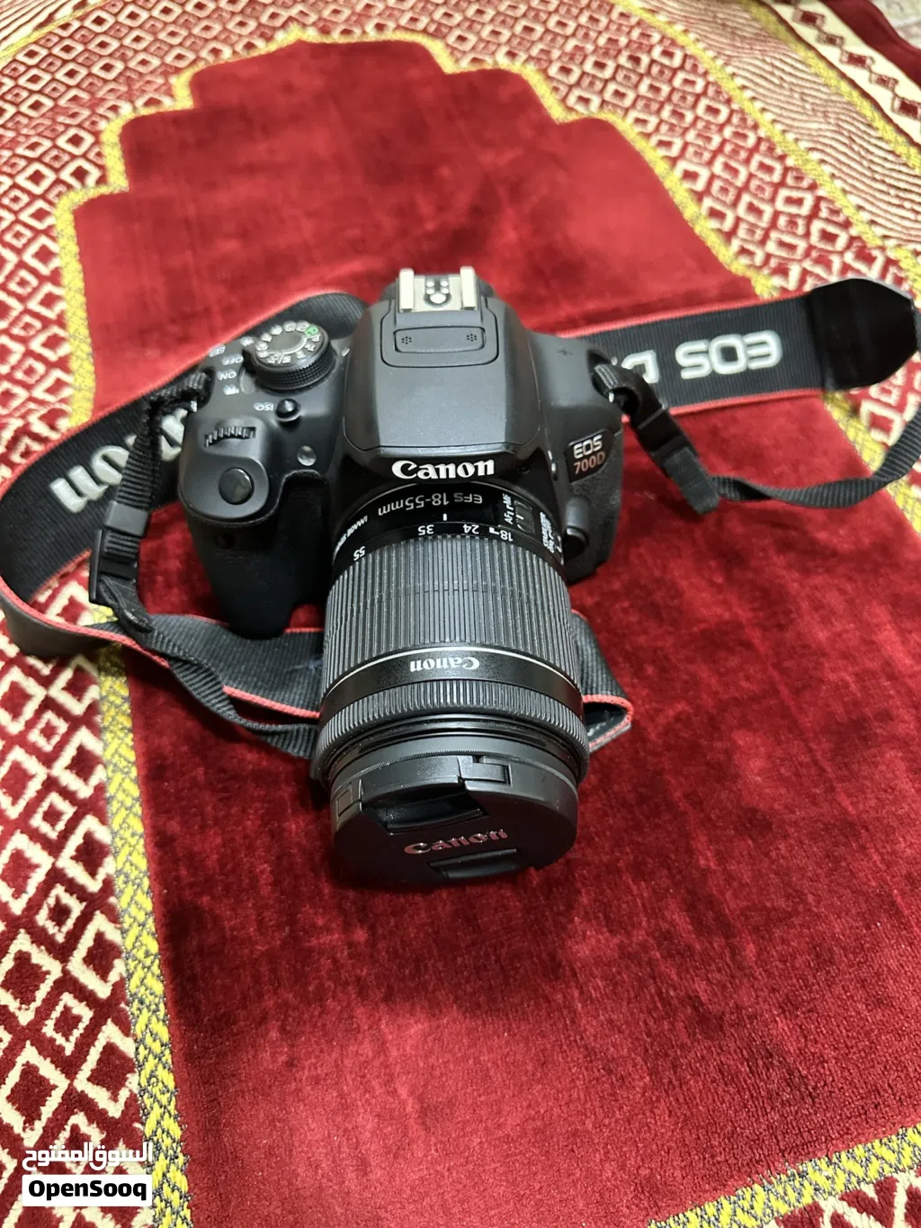 للبيع كامرة كانون 700D بحالة الوكالة
