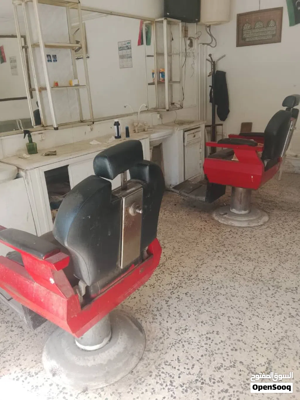 حلاق متكامل للبيع في الزاوية