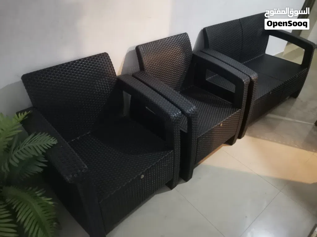 طقم كنب بلاستيك للحدائق وعجله هوائيه