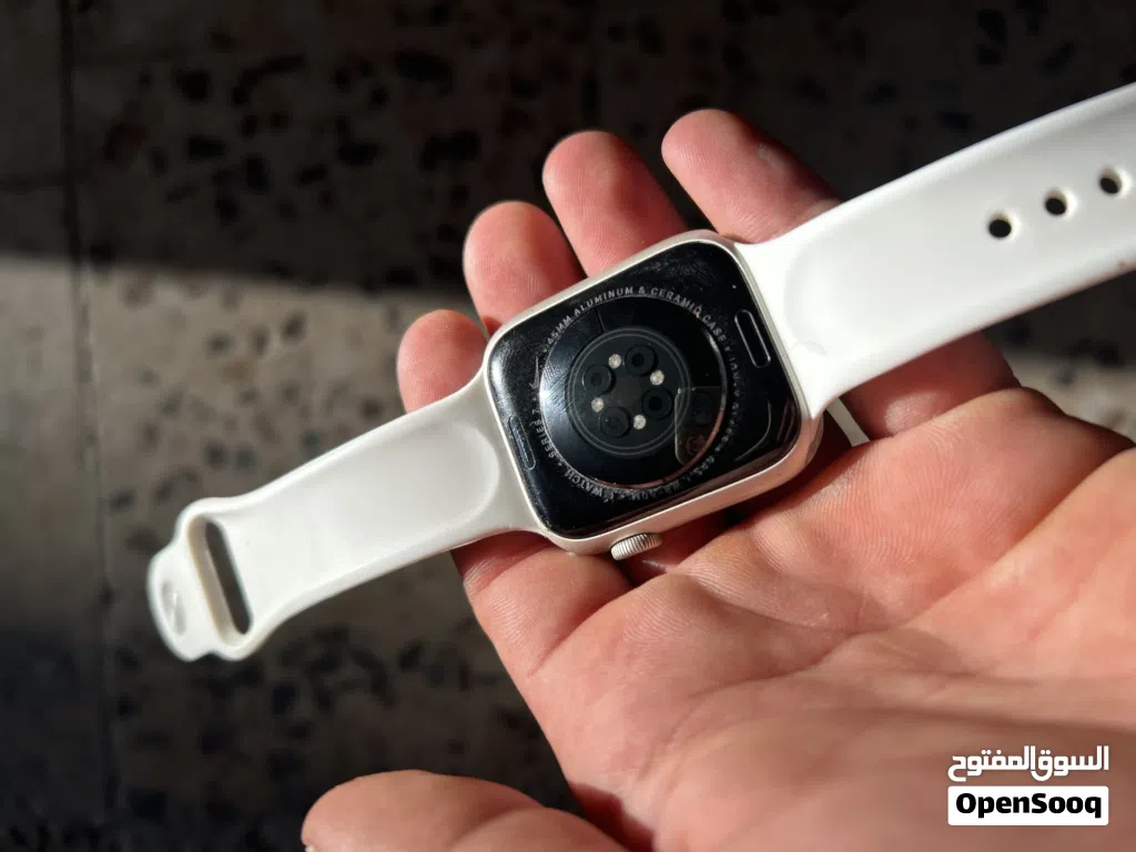 Apple Watch Series 7 بحالة الوكالة استعمال خفيف وسعر مغري
