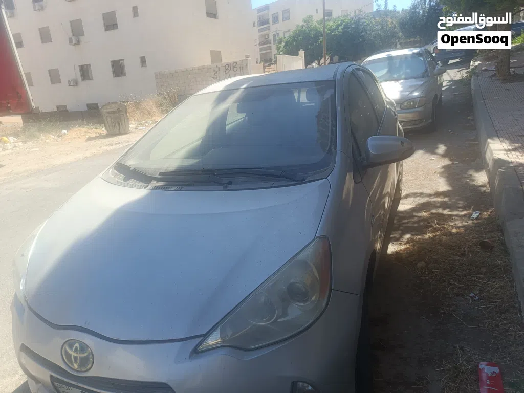تويوتا بريوس Prius C