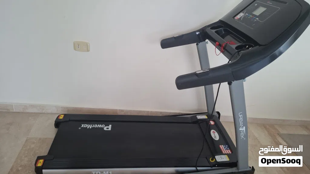 اله مشي ( تريدميل) بحاله ممتازه جدا