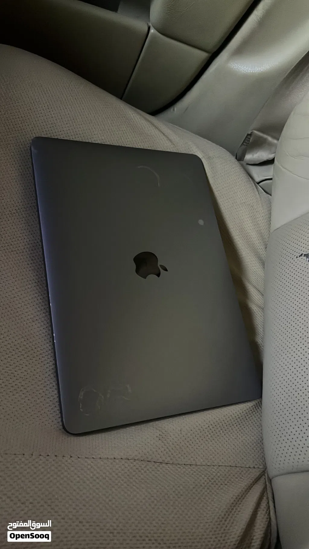 ماك بوك Macbook 2020 m1 مستعمل بحالة ممتازة مساحته 256