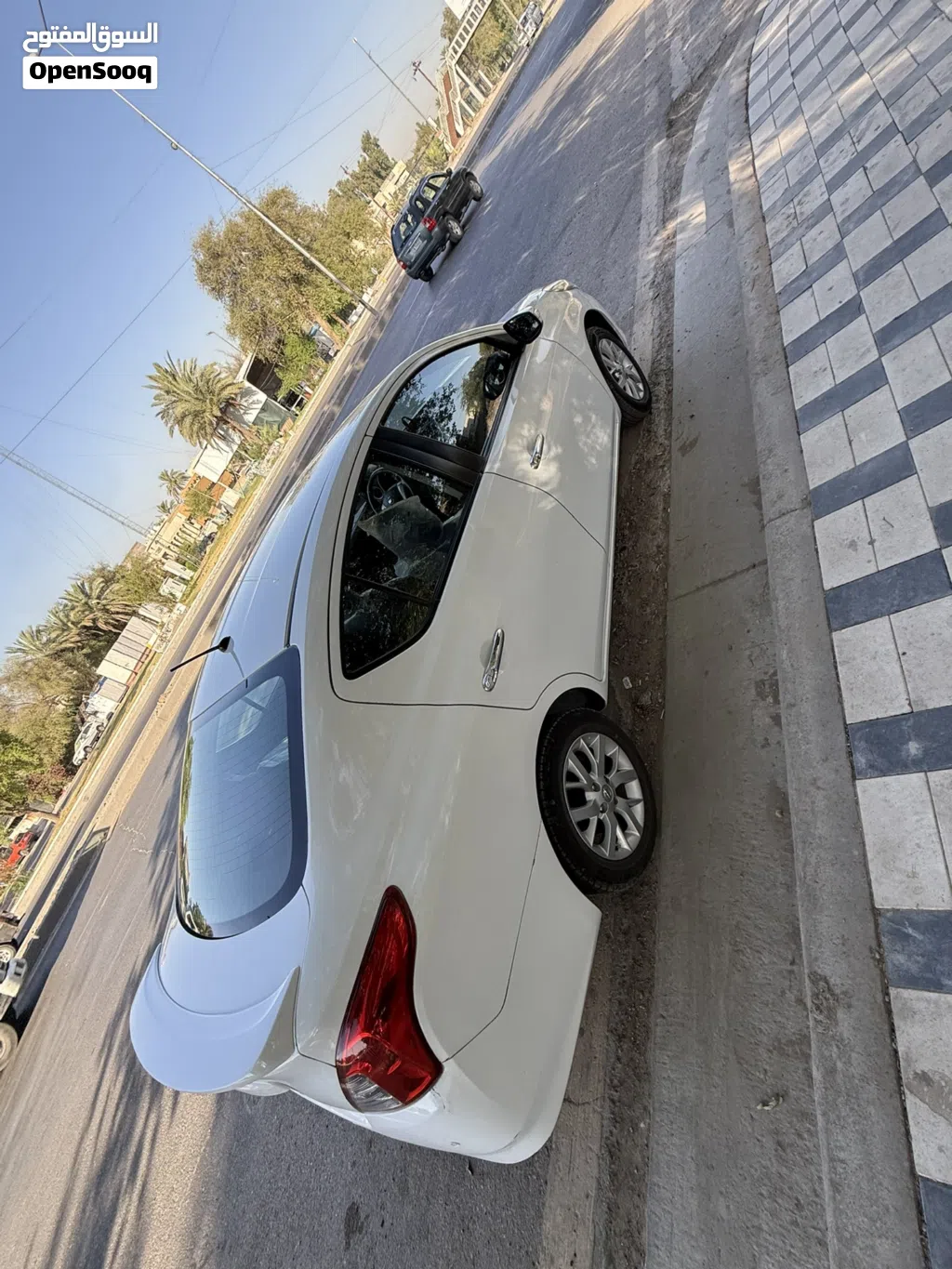 Nissan Sunny Standard