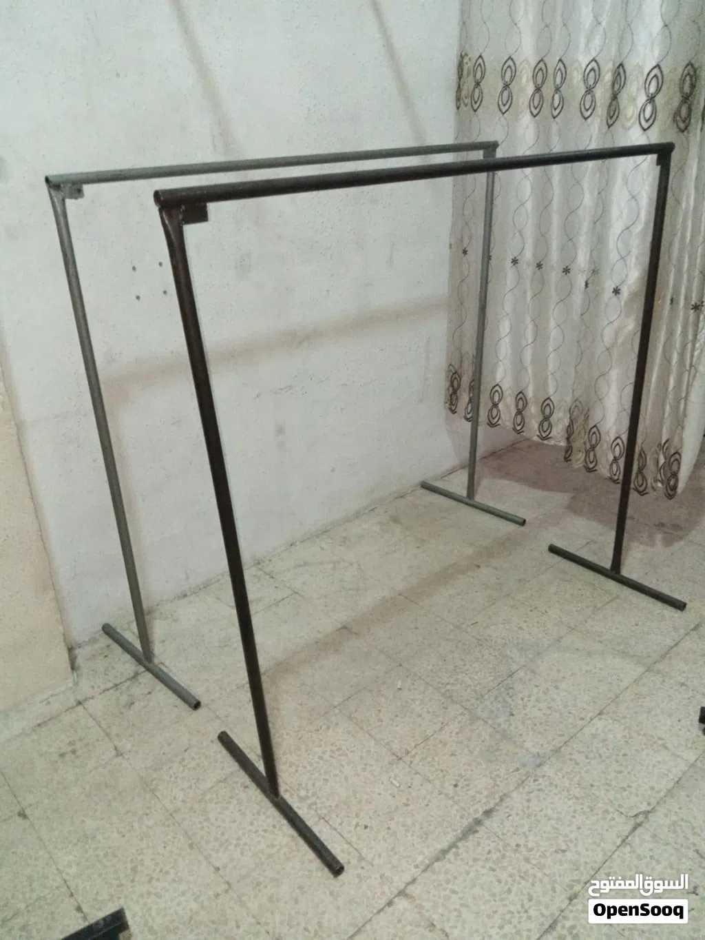 ستاندات عدد 2 للبيع