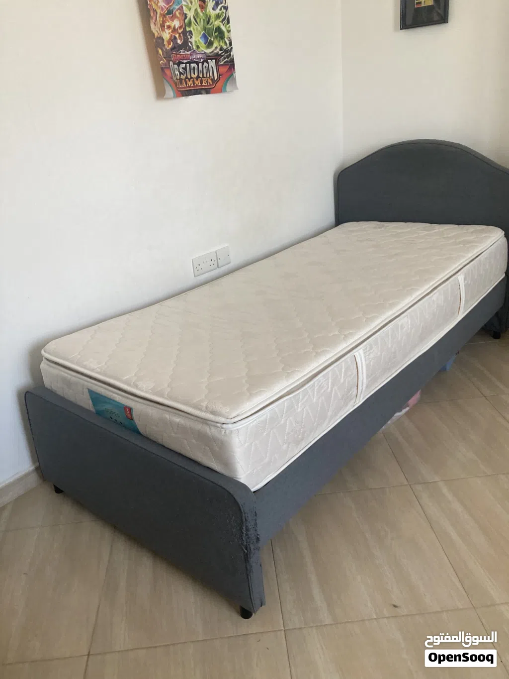2x bed frames with mattresses