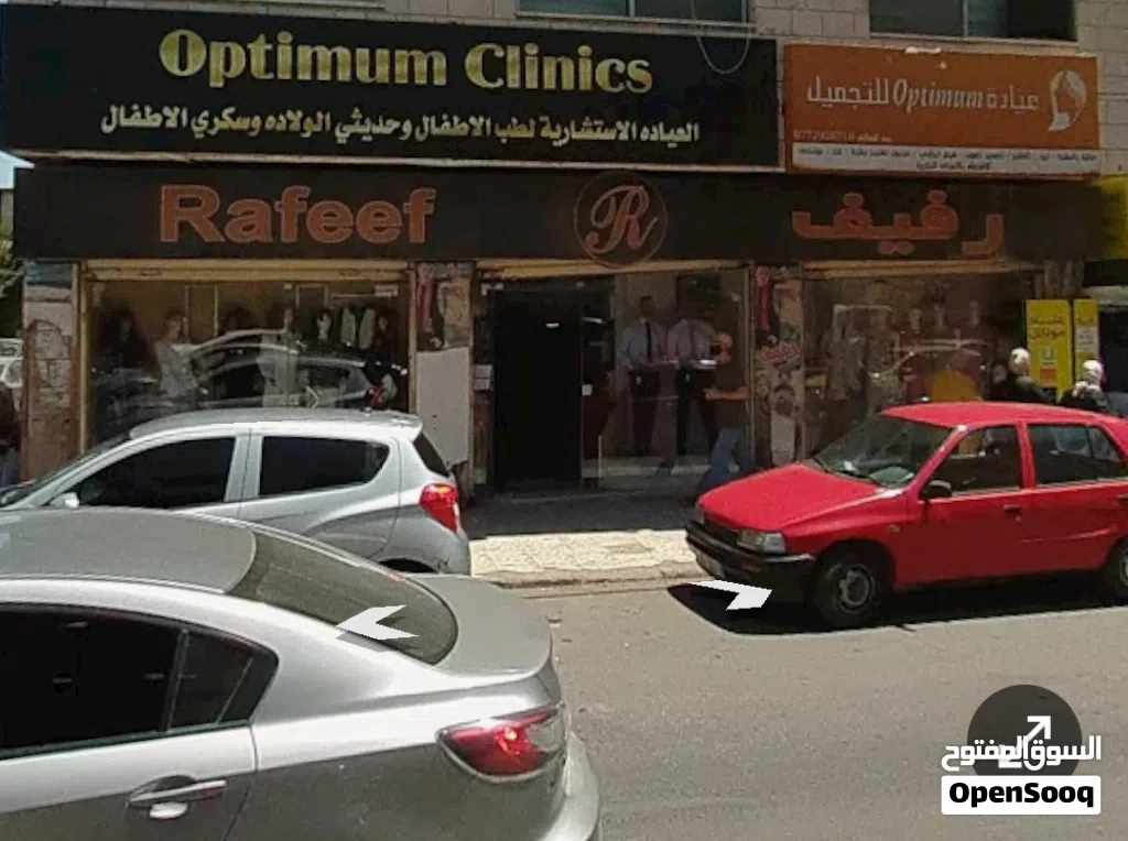 ثلاث مخازن للإيجار