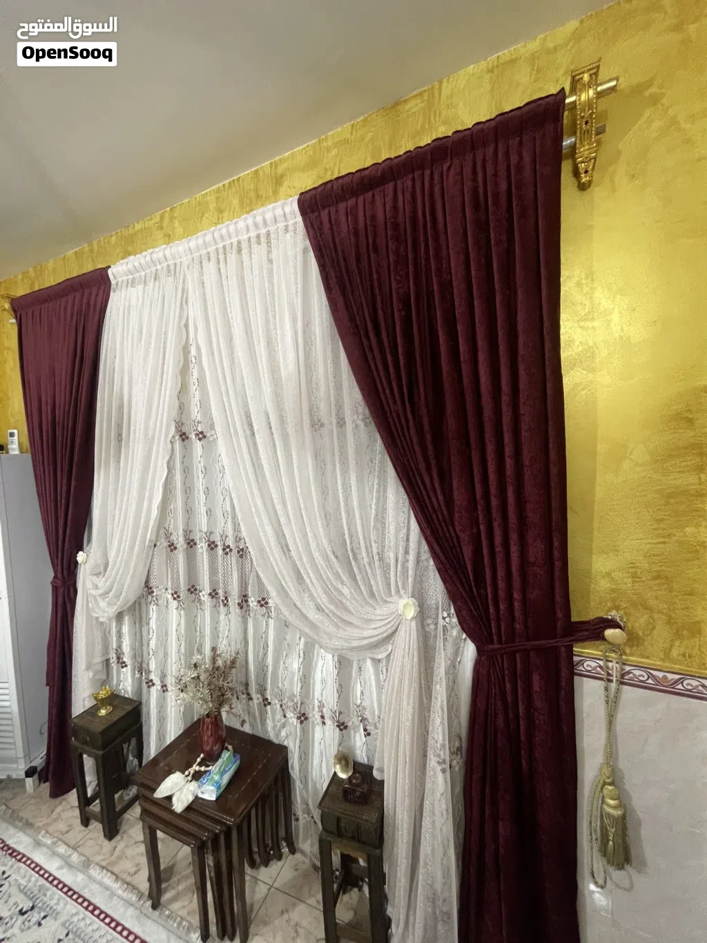 بردة لون ابيض وماروني تفصال