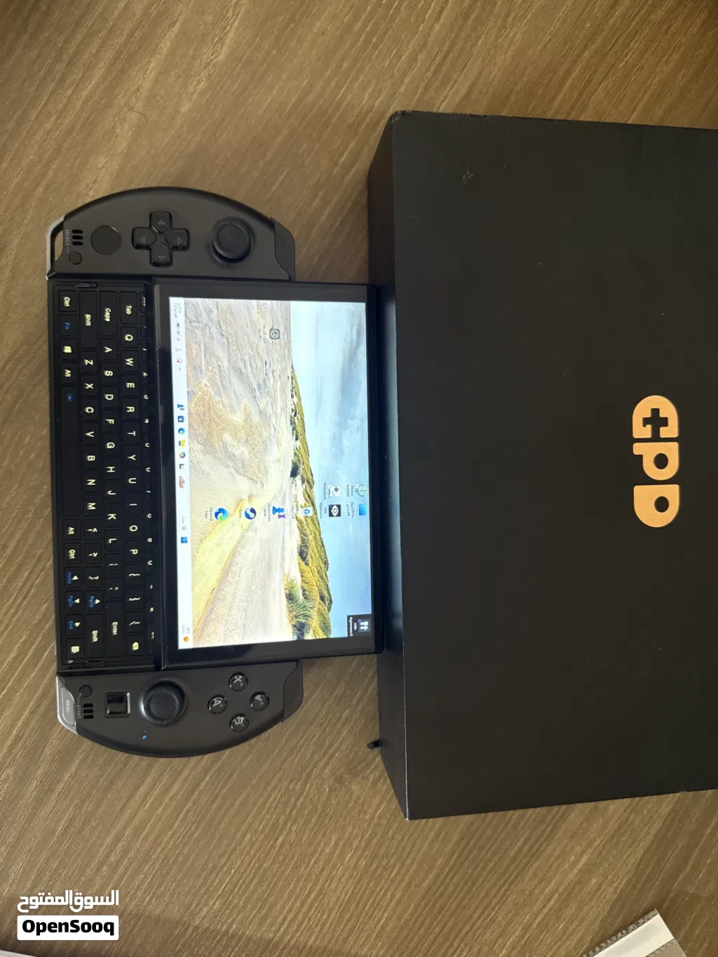 للبيع جهاز GPD Win 4 بحالة ممتازة