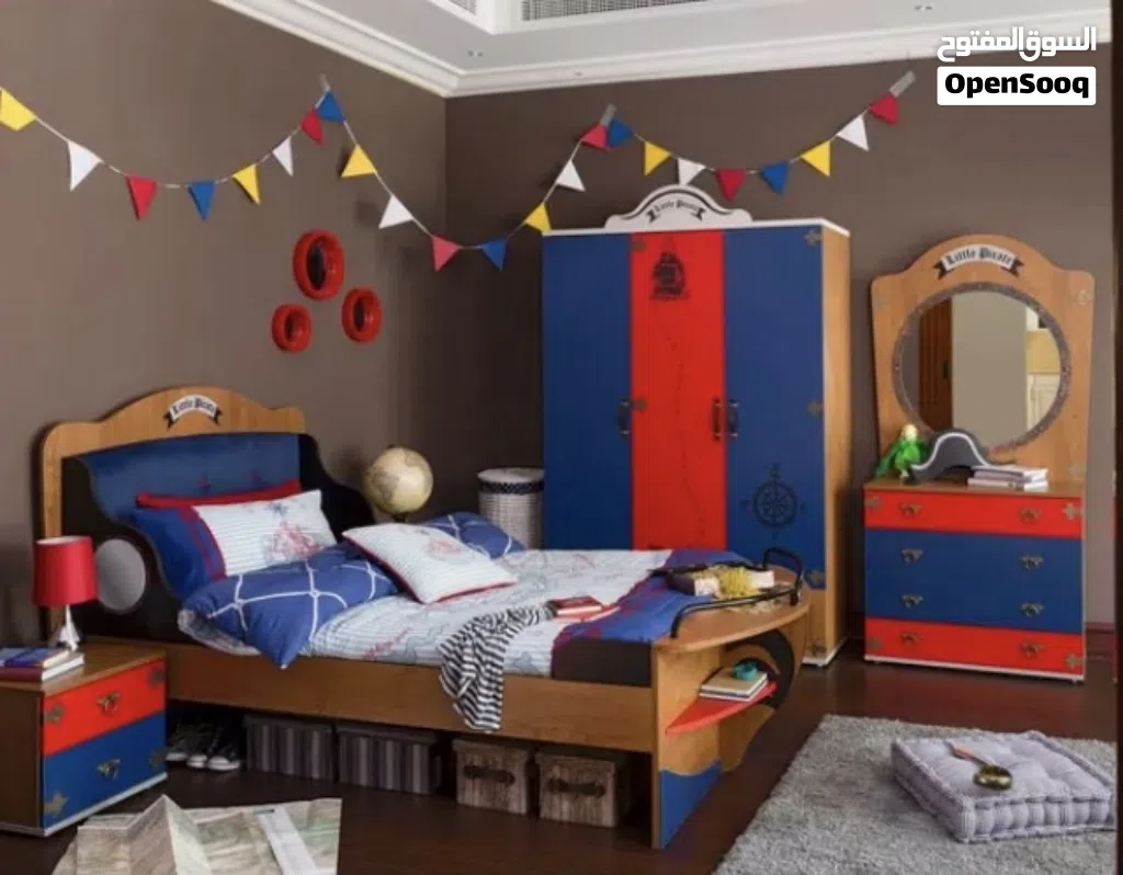 Full set of pirate bedroom set used