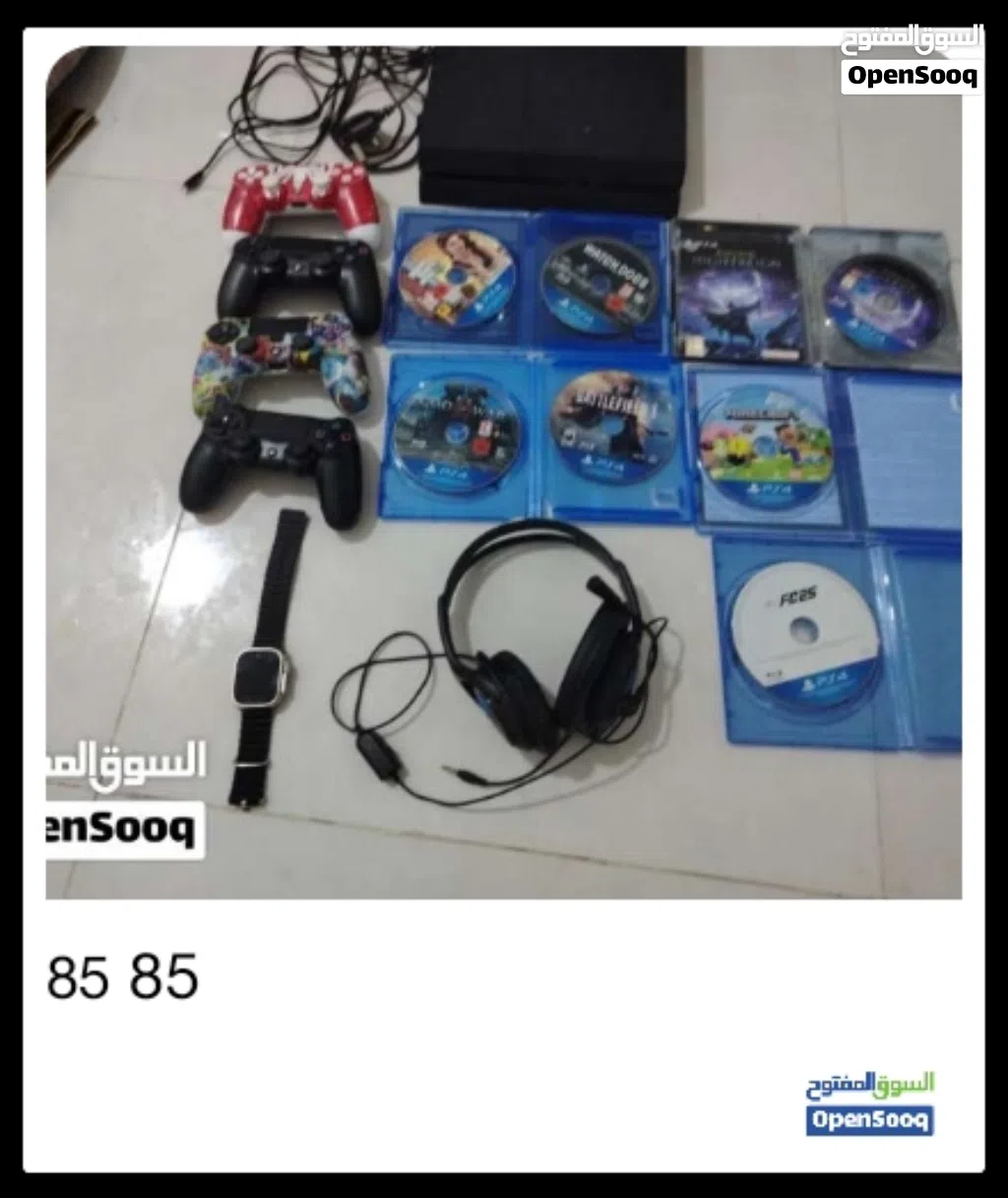 بلاي ستيشن نظيفه ما عليه كلام فيه 11 لعبه ب 80 ريال وفيها اربع جهازات اربع حسابات ومع فورتنايت