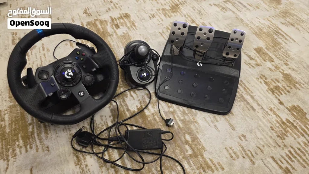 للبيع طقم دركسون لوجيتك Logitech G923 مع القير (شبه جديد) Xbox & PC