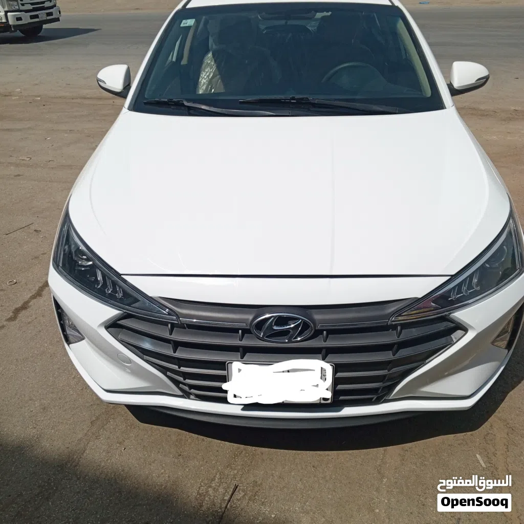 Hyundai Elantra Standard