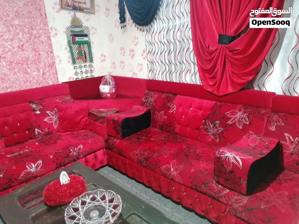 كنب بحاله الجديد للبيع مع البرداية