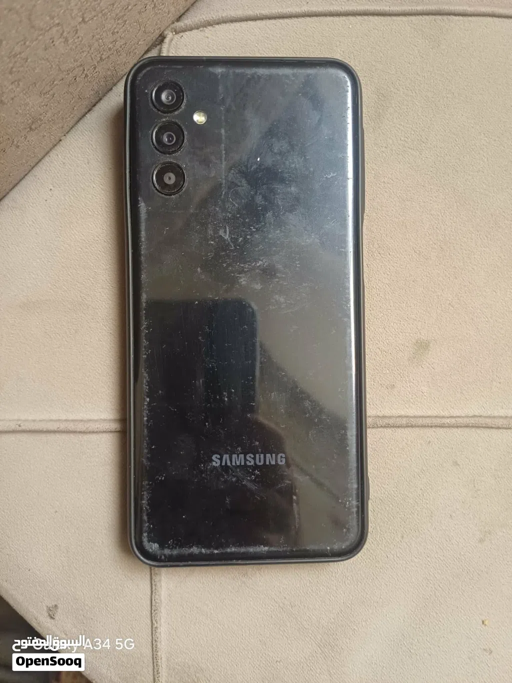 هاتف سمسونج m13 معاه جراب