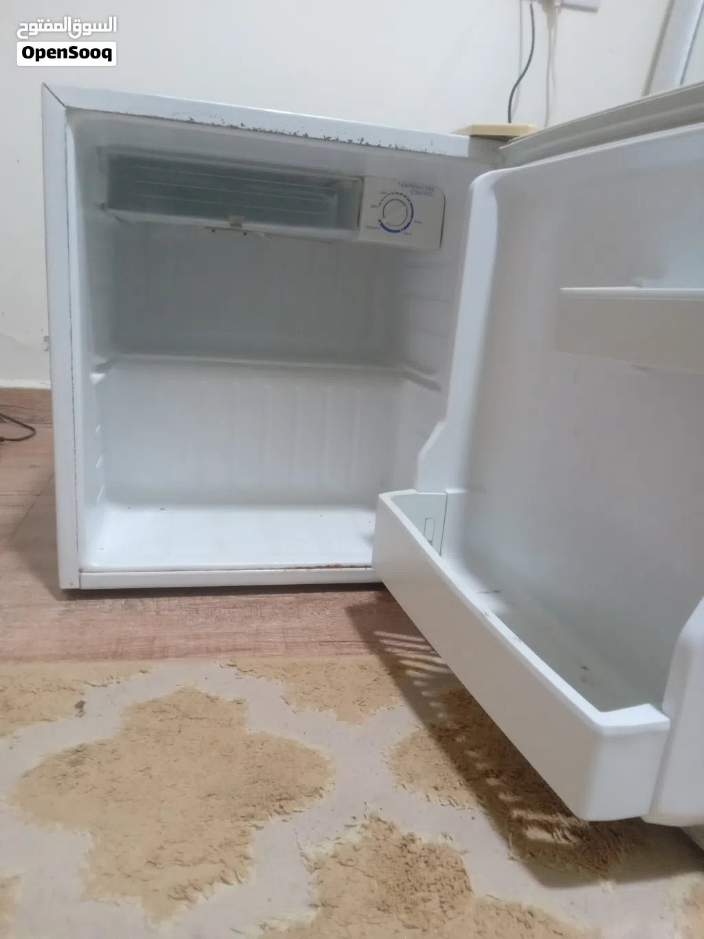 ثلاجة صغير لغرفة النوم