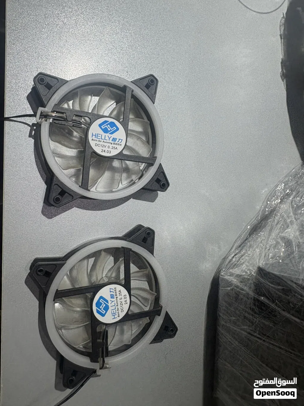 مرواح RGB ألوان متعددة الألوان من دون أكمام أو لون أزرق