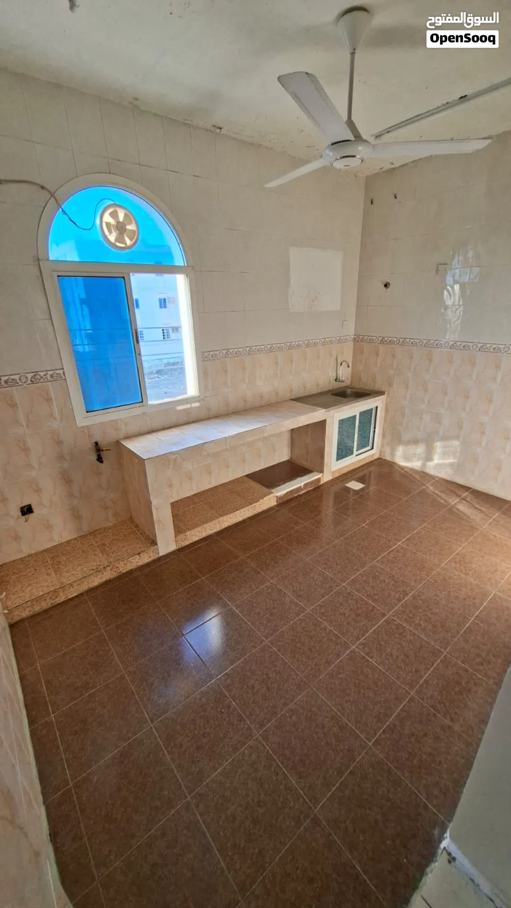 ستوديو للايجار فى الخوض studio for rent in alkhud