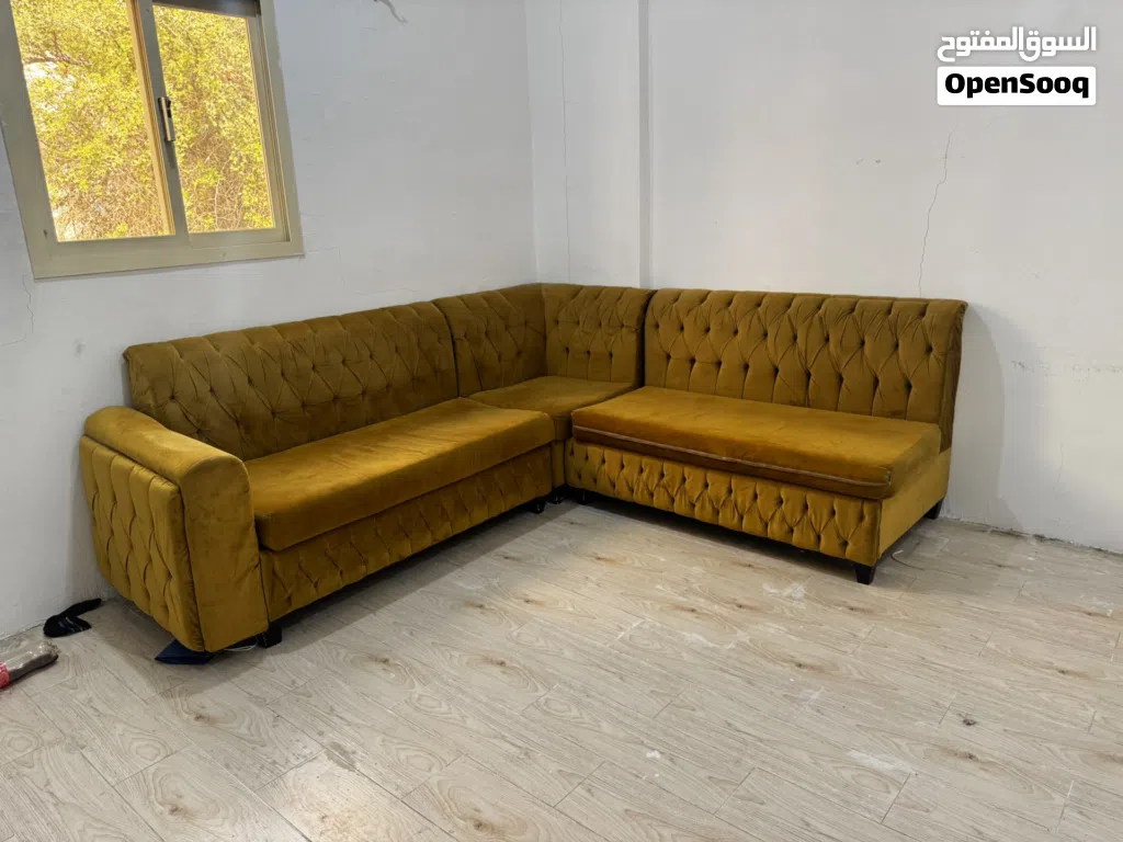 Sofa yellow good condition