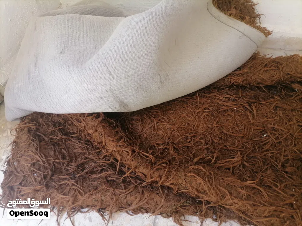 سجادة شاغي لون بني بحالة جيدة 2*3
