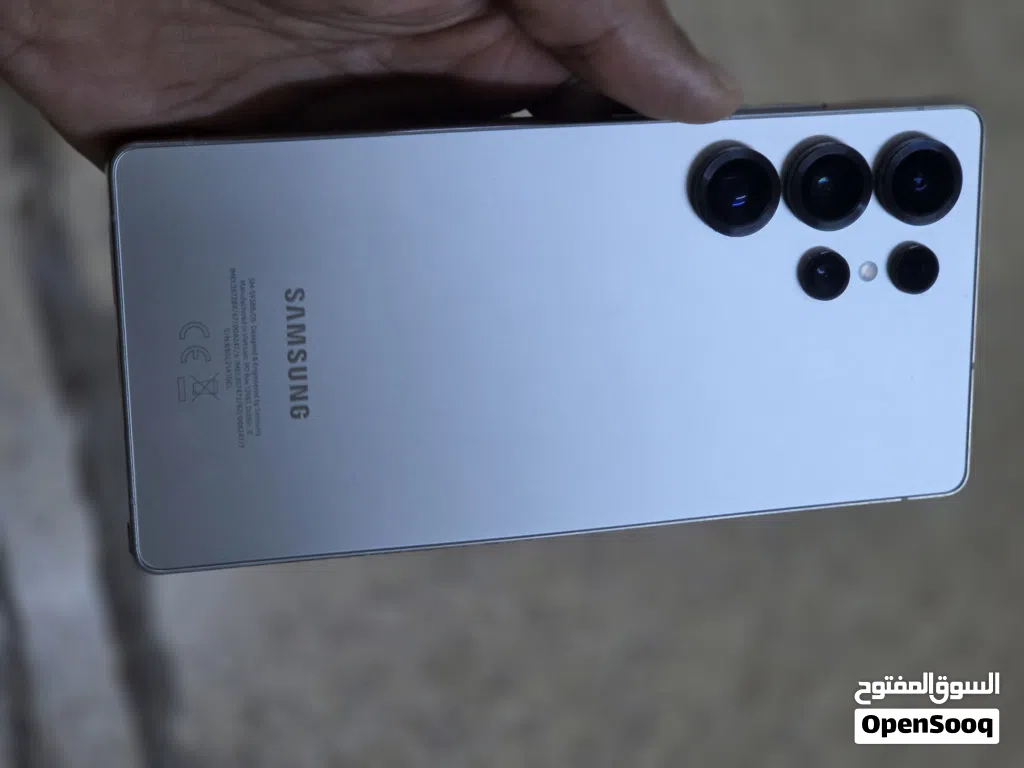 Samsung Galaxy S25 Ultra only 1month use 256GB 5g Silver grey colour brand new Excellent condition