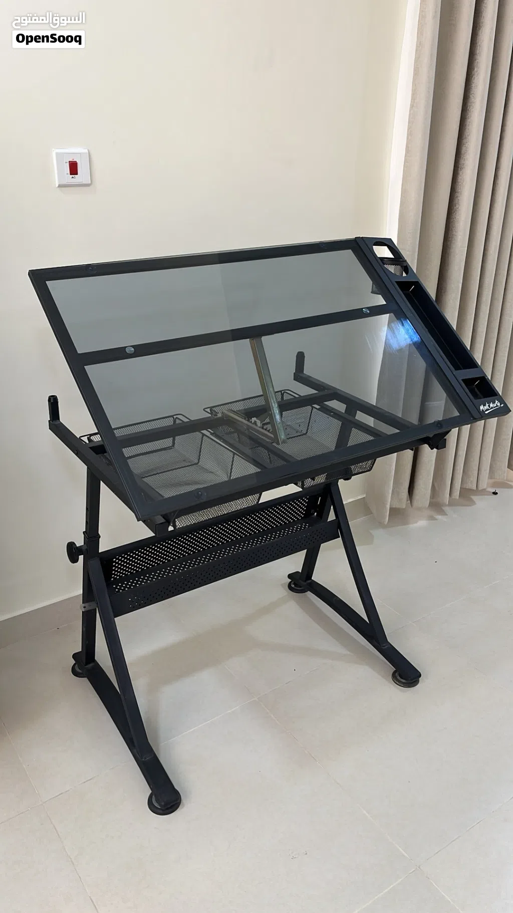 طاولة هندسية من mont mart