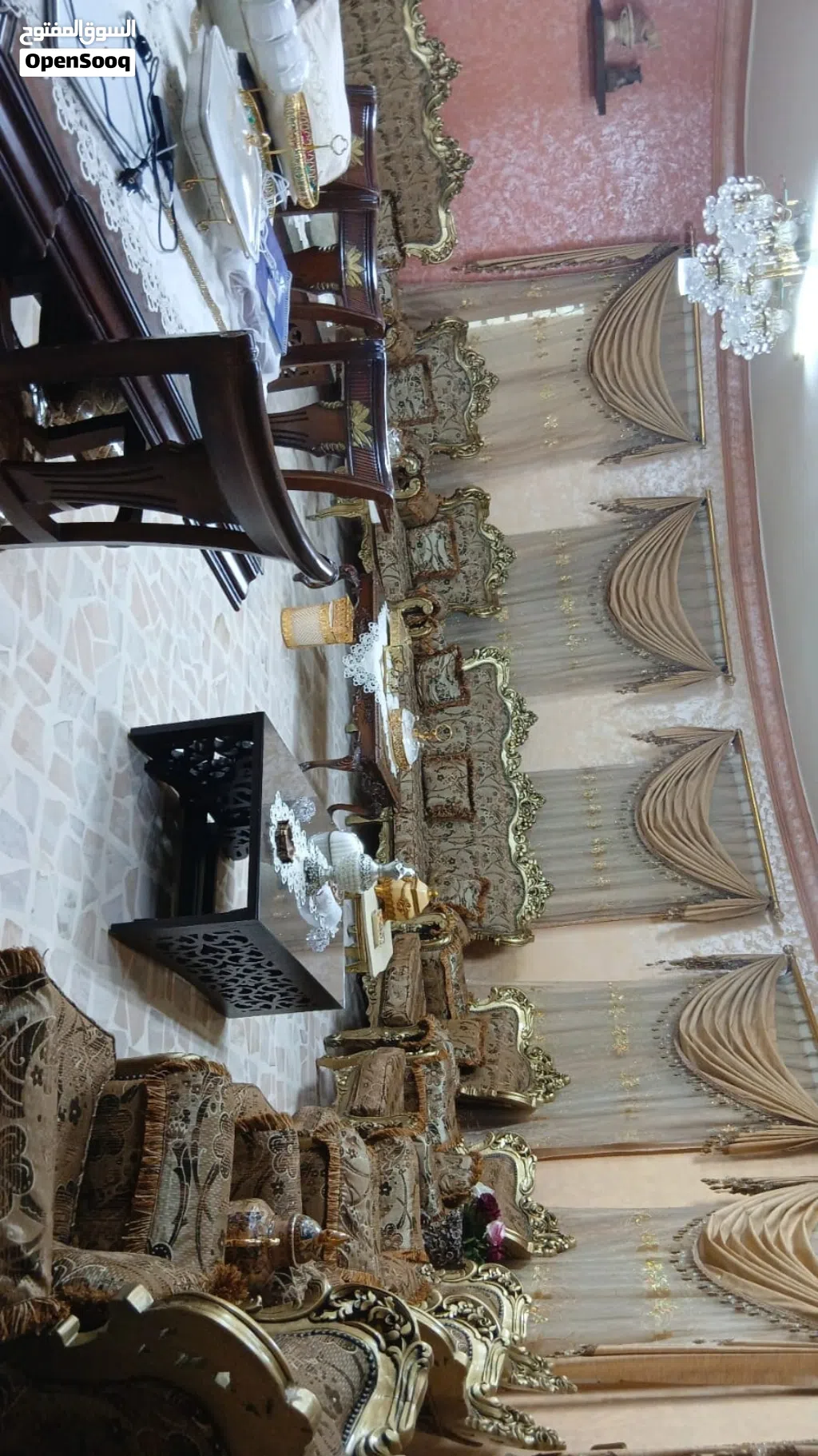 اثاث مستعمل للبيع بحالة الجديد (كنب وطاولة سفرة وطاولة مطبخ بورسلان وبوفيه)