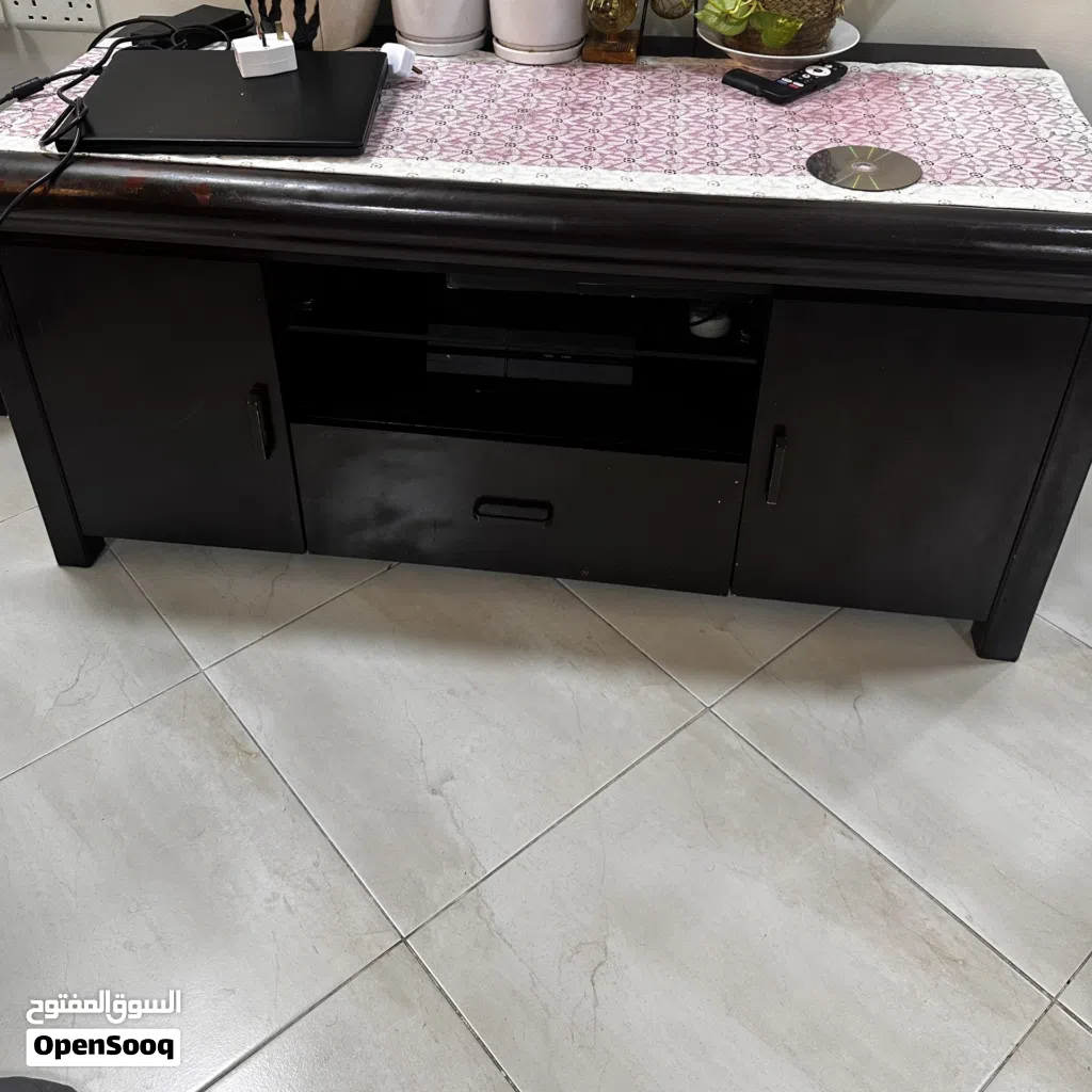 I am selling table dark brown