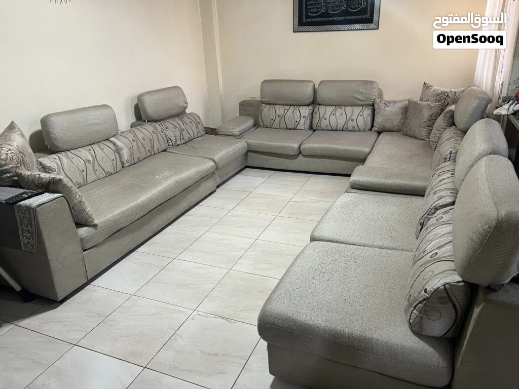 طقم كنب ريكلاينر بحالة جيدة بسعر حرررق