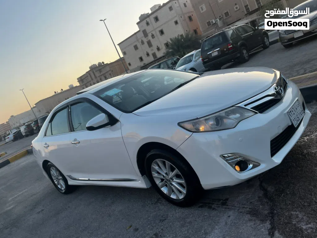 Toyota Camry GLE