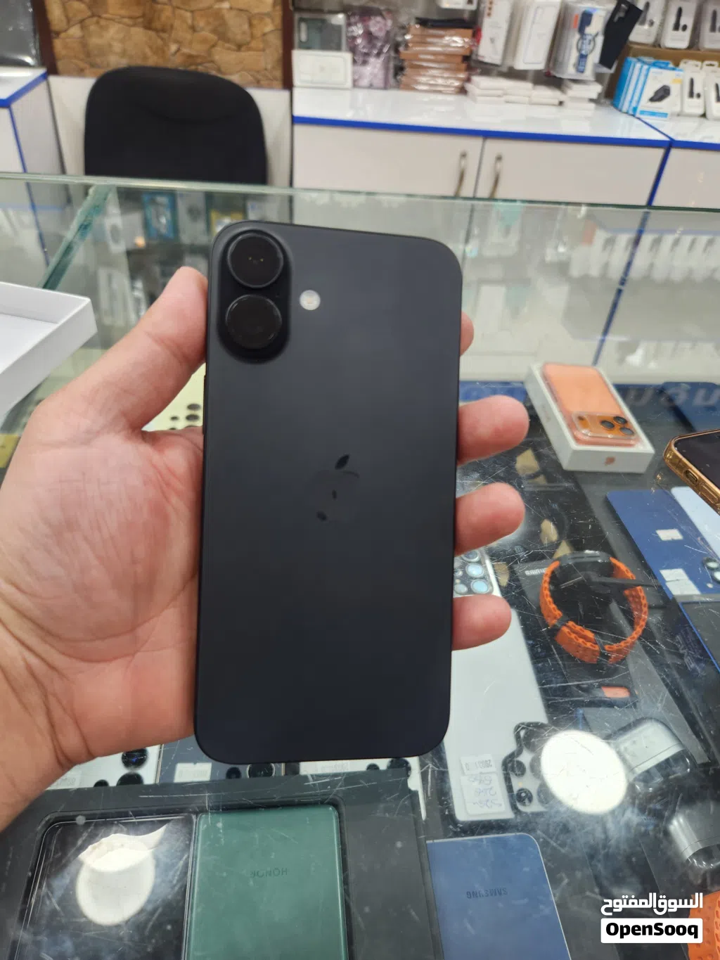 iPhone 16 plus بحالة الجديد بسعر مميز جدا