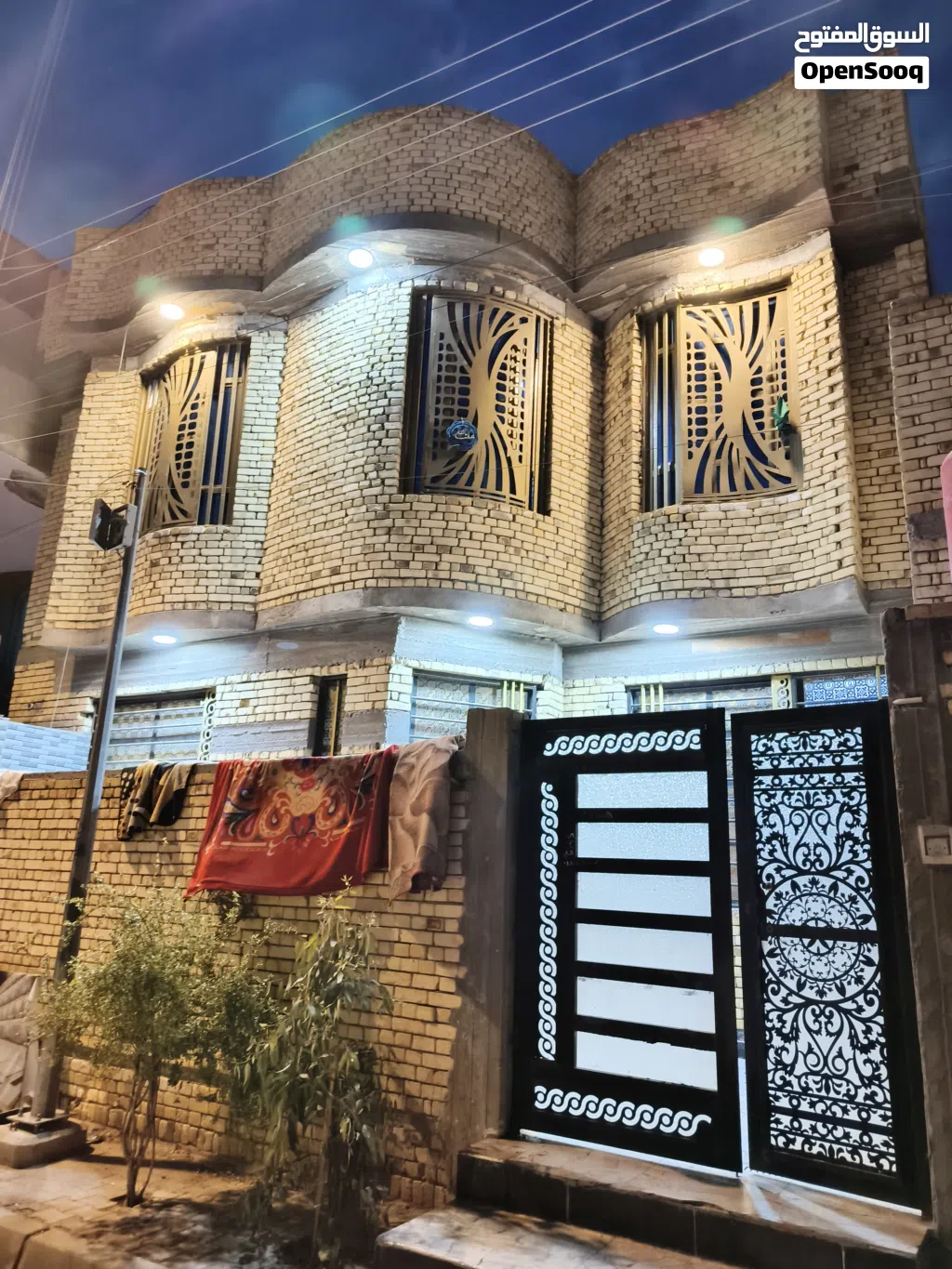 بيت في حي الاصدقاء للبيع