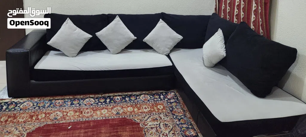 4- 5 seater Sofa- أريكة تتسع لـ 4-5 أشخاص