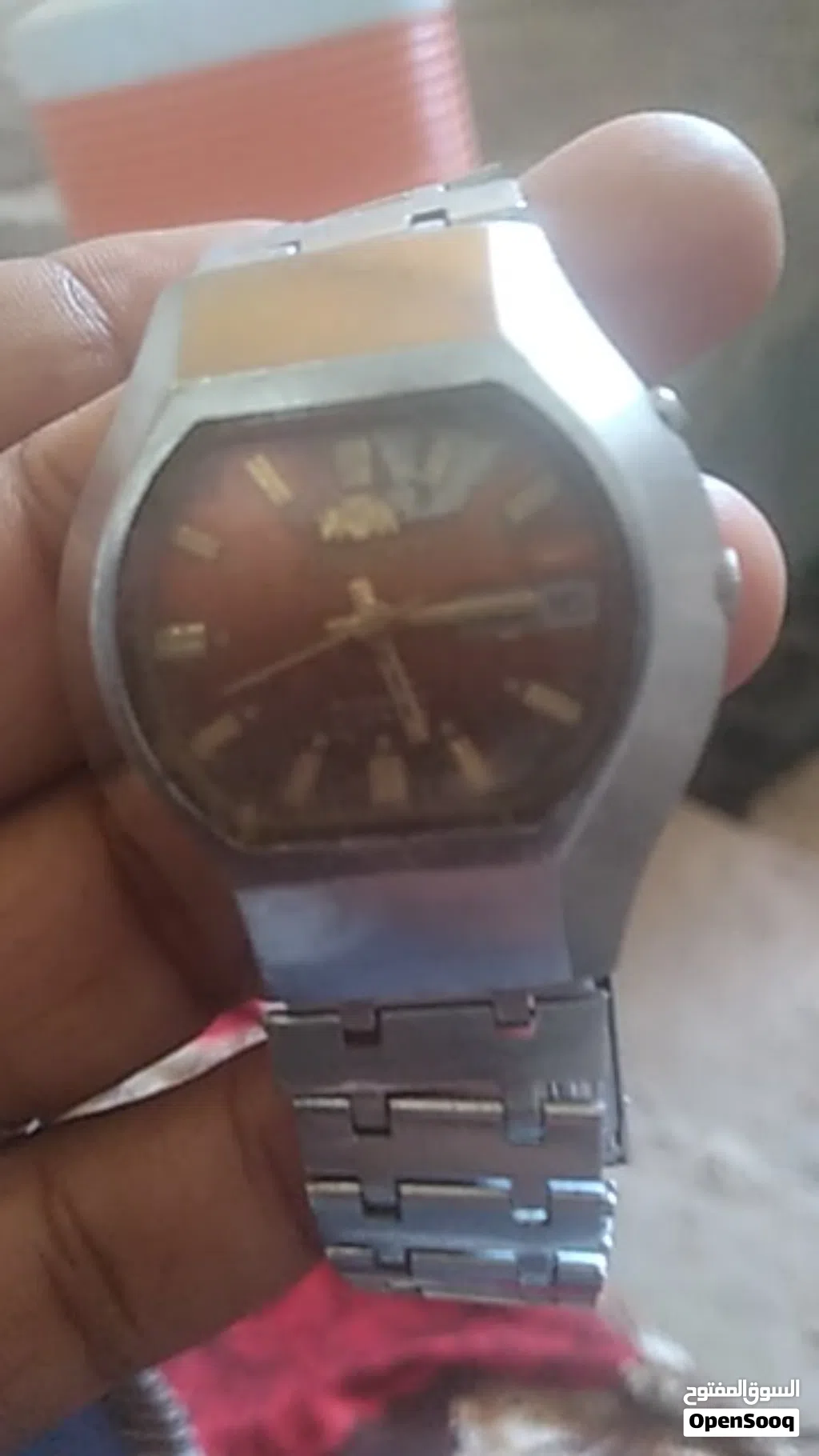 للبيع ساعات