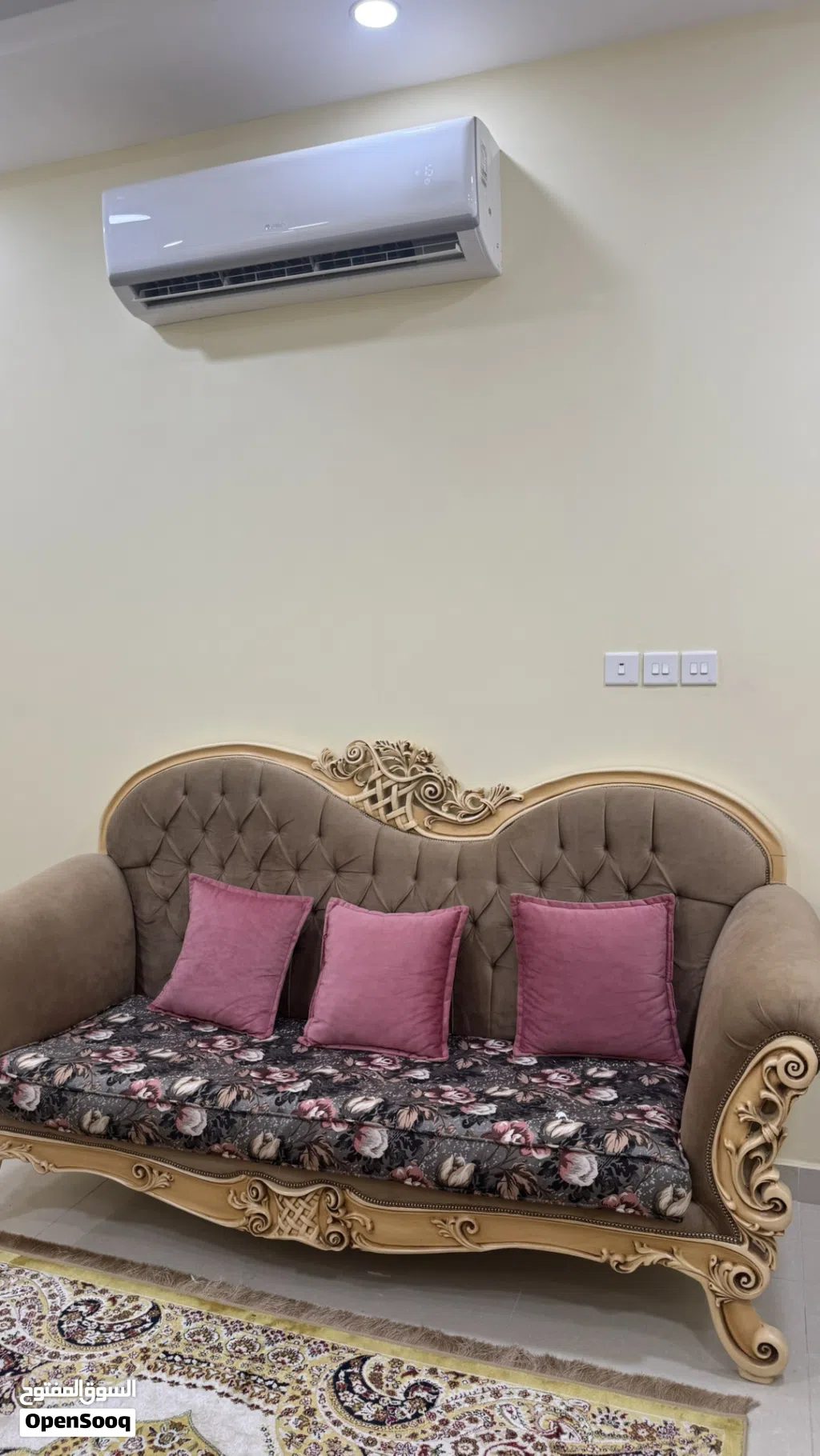 كراسي فاخرة (مصرية)
