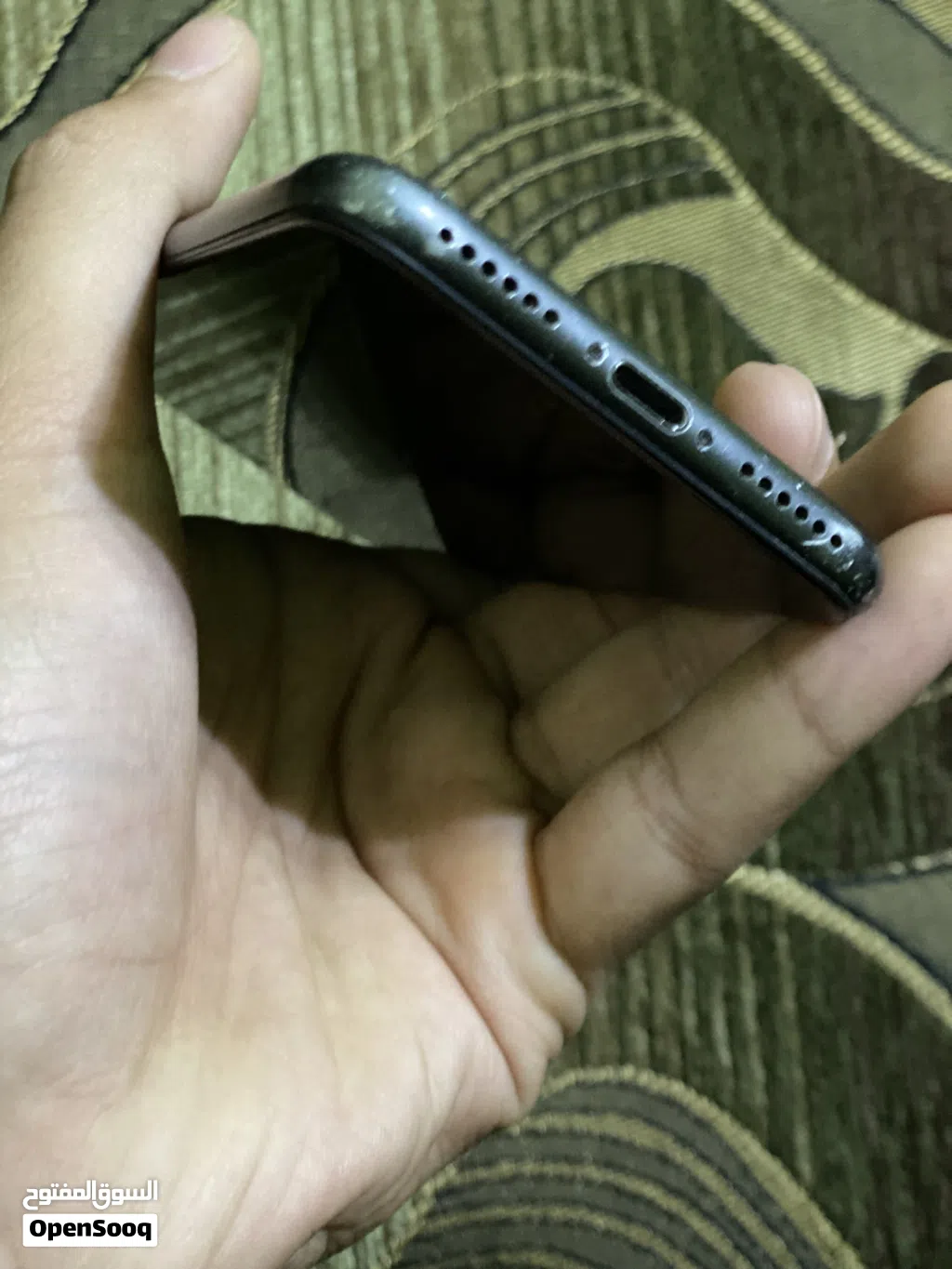 آيفون 8 عادي