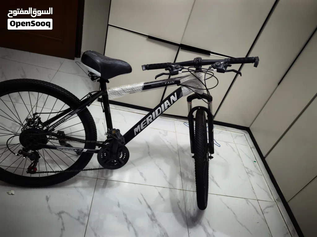 دراجة جبلية من ماركة ميريديان (Meridian) M800